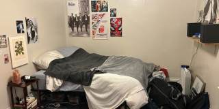 PRELEASE: Spacious 6+ bdrm/2 bath in York Neighborhood Gallery 25