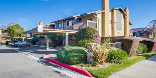 Beautiful 2 Story Townhouse with Prime Location!! Gallery 1