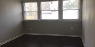 Single Family Home 3 beds 2 full bath Available Now! Gallery 9