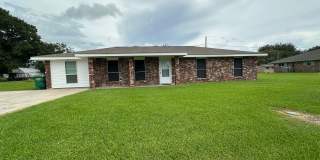 Spacious, Country Living 4 Bedroom, 2 Bath in Larose Gallery 1