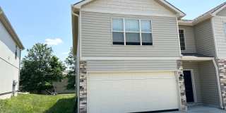 3 Bed | 2.5 Bath | 2 Car Garage Townhome in Grain Valley Gallery 1