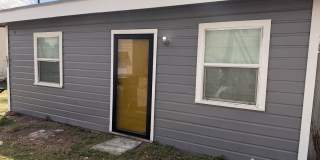 This studio apartment is conveniently located one block from Spohn Shoreline, Gallery 17