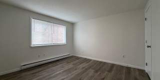 252 Blakeslee Street Gallery 6