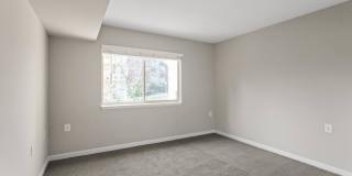 Huntington Square Gallery 48