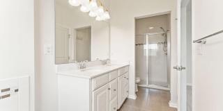 41715 MCMONAGLE Square Gallery 30