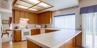 Spacious 4 Bedroom Shadowridge Home Available May 1st Gallery 12