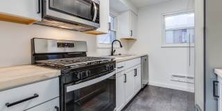 AVAILABLE JUNE 2026! - 2 Bedroom Suburban Vibes in the HEART of the City!! Gallery 13