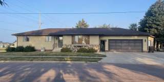 Spacious 3 Bedroom 2 Bath Home Gallery 1