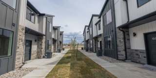 $500 off first month - BRAND NEW 3 BED 2.5 BATH TOWNHOMES WITH 2 CAR GARAGE Gallery 4