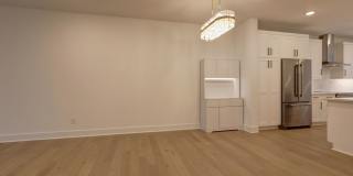 Live Where Style Meets Convenience – 2BR Townhome + Garage Gallery 7