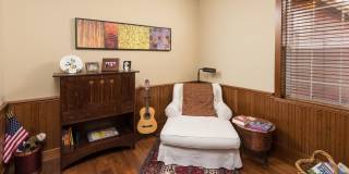 Charming Westside 2 Bed + Office | Trails, River Access & Minutes to Old Mill Gallery 11