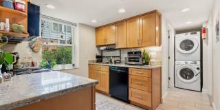 Beautiful apartment less than 1 mile from Brightleaf Square! Utilities Included! Gallery 4