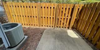 Townhouse / Burlington Gallery 25
