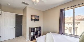 1918 Pintura Circle Gallery 24