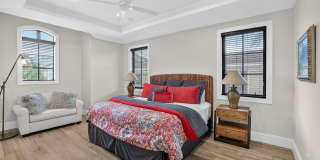 2425 Delmar Place Gallery 37