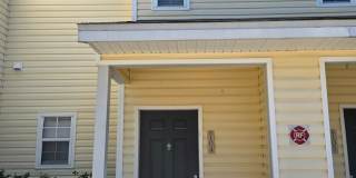 1 Bed / 1.5 Bath – Magnolia Place | 2-Story Unit in GREAT LOCATION! Gallery 1