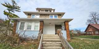 4831 E Washington St - Unit 4 - $995.00/mo. with $250 of second month Gallery 2