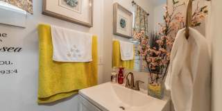 619 Burleson St Gallery 10