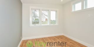 Stylish Four Bedroom Home with Hardwood Floors and Outdoor Space Gallery 23