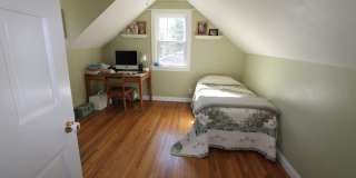 Beautiful 4-bedroom, 2-bathroom Spacious home! Original hard wood floors throughout! Gallery 12