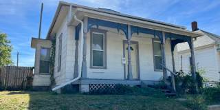 Charming & Spacious 2-Bedroom Home with Private Backyard and Garage Parking Gallery 3