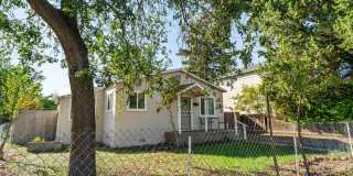 Fully Updated 2/1-Directly Across From 20th St Park- Available Now*** One Room Lease take over*** Gallery 14