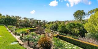 4 Bed, 5 bath home with stunning ocean views located in Malibu hills Gallery 49