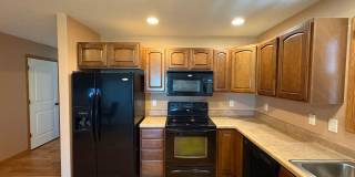 2-bedroom, 2-bath Duplex in Champaign, IL Gallery 8