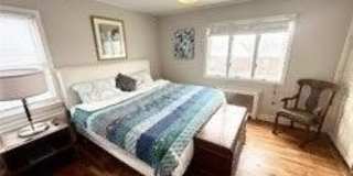 471 E Hudson Gallery 8