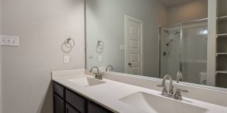 3/2/2 Duplex near Hwy 46 /Fridge Included / No Carpet / Fenced Backyard / CISD *2 weeks free rent* Gallery 22