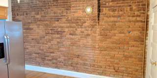 Charming Historic townhouse in downtown Frederick available mid June! Gallery 22