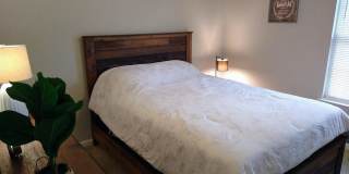 Room in 5 Bedroom Home at Venesa Cir Gallery 1