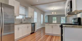 Updated 3 Bedroom Historic Home Near Woodlawn Lake in Northwest San Antonio Updated 3 Bedroom Historic Home Near Woodlawn Lake in Northwest San Antonio Gallery 16