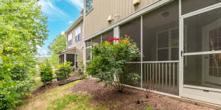 3be / 2.5ba Townhouse with Screened Porch and Community Pool in North Durham Gallery 21