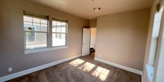 Stunning Corner Home in King City with Washer/Dryer Included, Private Courtyard! Gallery 13