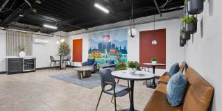 The 6Hundred Gallery 24