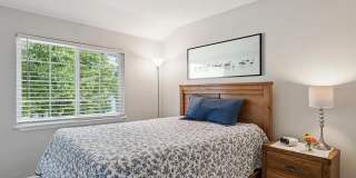 Charming 4BR Townhome in Thornton Gallery 6
