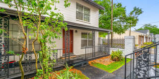 Renovated Seminole Heights Townhome with Laundry Included Gallery 1