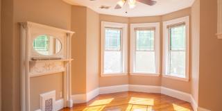 Modern Apt for the Socially Inclined near NEU  more w plenty of space + $500 Utilities Rebate with Promo Gallery 20