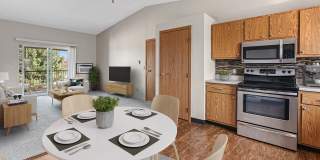 Pointe West Apartments Gallery 3