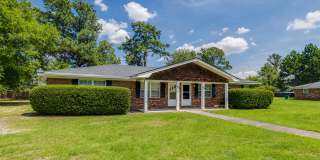 Newly Renovated 2BR/1BA Duplex in Springfield, GA! Gallery 1