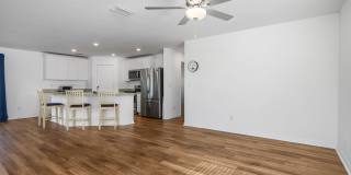 NOW AVAILABLE - 3/2 with 2 Car Garage in Mirror Lakes! Gallery 9