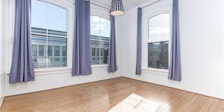 114 Main Street unit: 1A Gallery 21