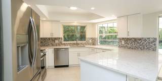 ** LUXURY PARK SHORE STUNNING FULLY REMODELED MODERN UNFURNISHED 3/2 PRIVATE LARGE PATIO HOME WITH PRIVATE PARK SHORE BEACH ACCESS ** NO HOA ** MOVE IN TODAY ** Gallery 5