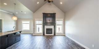 4 Bedroom Home with Upstairs Bonus room in Edmond Gallery 4