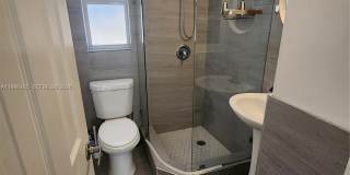 315 Walnut St Gallery 17