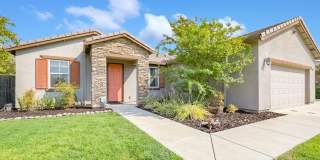 3 Bed 2 Bath with Solar Gallery 1