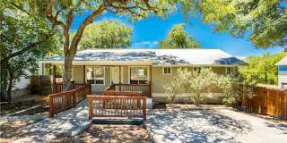 Stunning Renovation - New Hardwood flooring, tile in Kitchen. Granite countertops, breakfast bar Gallery 4