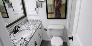 three bedroom house, in quiet family neighborhood Gallery 1