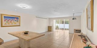 300 Northeast 26th Avenue Gallery 1